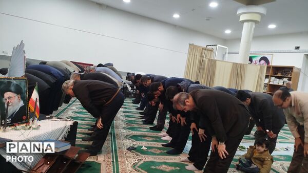  محفل انس با قرآن کریم در اداره آموزش و پرورش نیشابور 