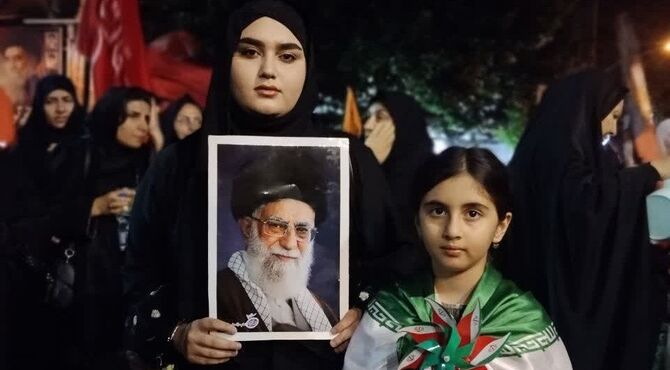 خروش بصیرت در قلب کوهدشت؛ حمایت قاطع مردم از راهبردهای ملی در شب ۱۲۳