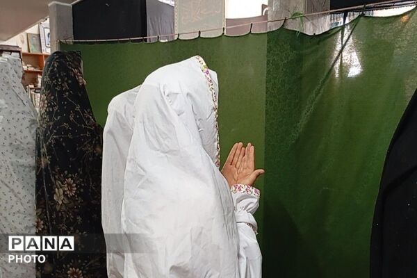 اقامه نماز عبادی سیاسی جمعه در آخرین هفته فروردین ماه 