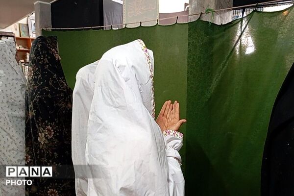 اقامه نماز عبادی سیاسی جمعه در آخرین هفته فروردین ماه 