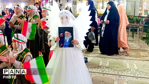 اجتماع بزرگ دختران جان فدای ایران وزنجیره دختران شقایق های دنا 