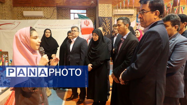 نمایشگاه فرهنگی ـ آموزشی «ایرانمون» در دبستان شهید باهنر