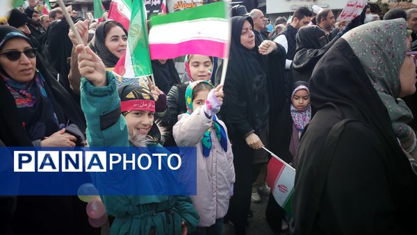 راهپیمایی 22 بهمن در مه ولات 