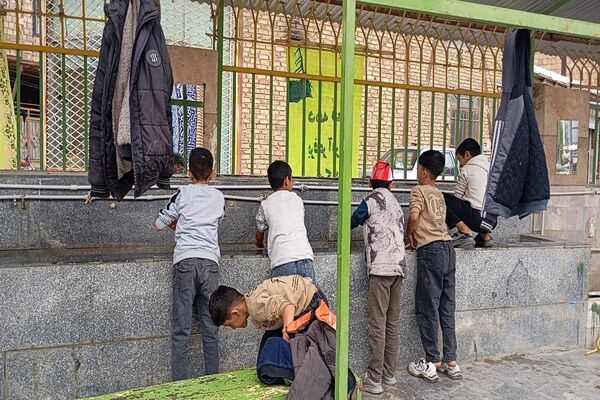 اقامه نماز جماعت ظهر و عصر در روز ۲۲بهمن  شهر بار نیشابور