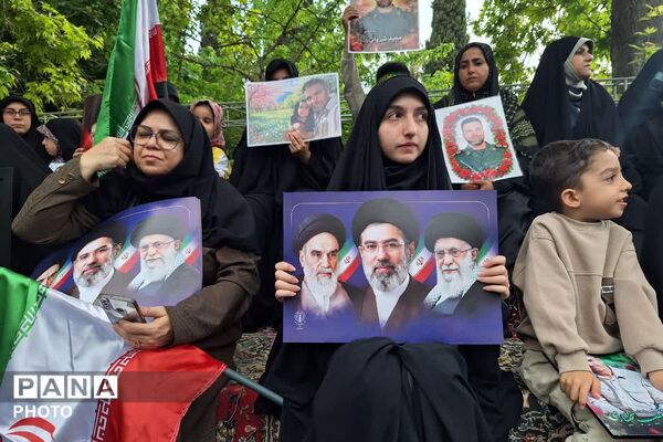 رزمایش بانوان و دختران بسیجی در شیراز