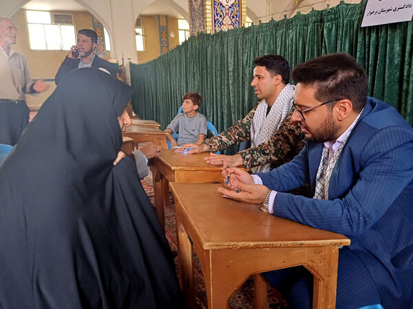 میز خدمت دادگسترى شهرستان برخوار