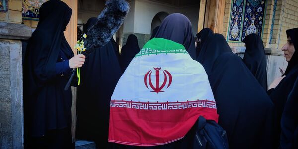 انس و ارادت قشرهای مختلف مردم قم با شهدای گمنام
