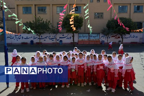 جشن میلاد حضرت زینب(س) با حضور مادران پرستار در دبستان علویان بهارستان‌دو