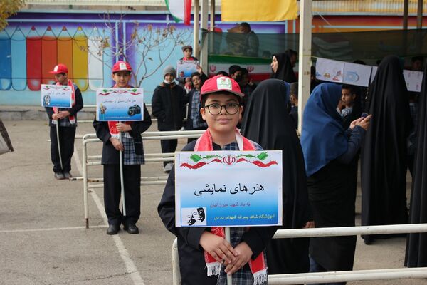  افتتاح جشنواره «امید فردا» در مدرسه شاهد ده دی ورامین