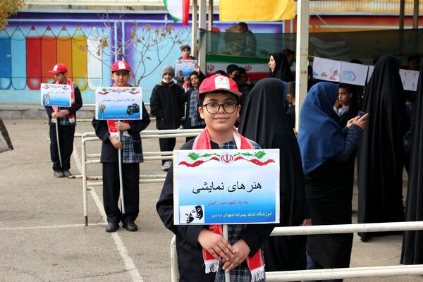 افتتاح جشنواره «امید فردا» در مدرسه شاهد ده دی ورامین