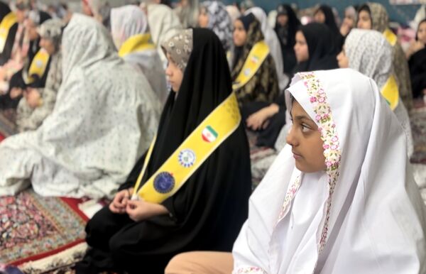 قرار عاشقانه نوجوانان با خدا در سکوت مسجد 