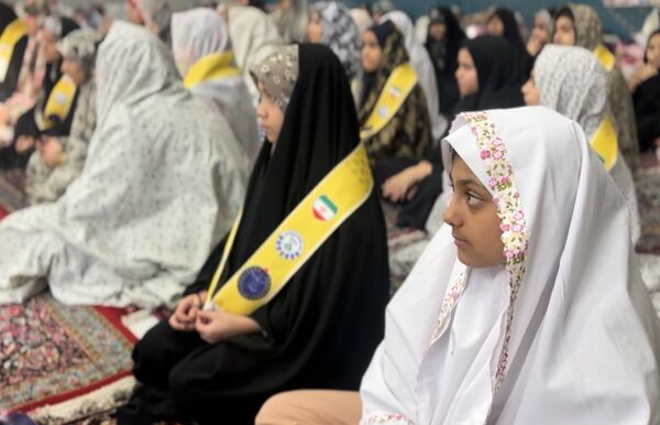 قرار عاشقانه نوجوانان با خدا در سکوت مسجد 