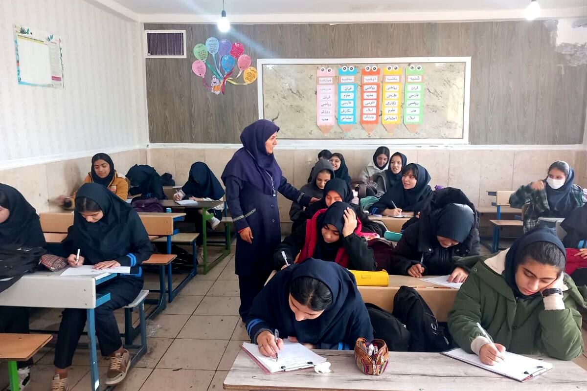 برگزاری آزمون شبه تیمز شماره۲ در دبیرستان ارمغان