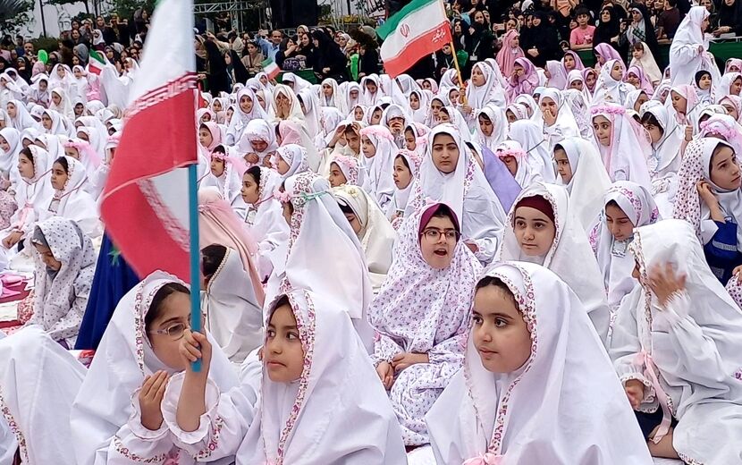 حضور معاون پرورشی وزارت آموزش و پرورش در جمع فرشتگان نمازگزار