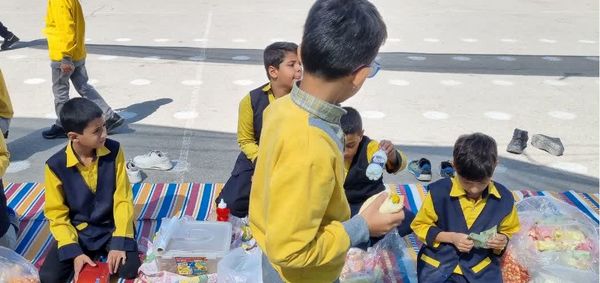 بازارچه کسب و کار دانش‌آموزی دبستان علی اکبر دهخدا  