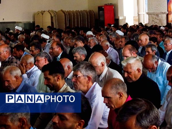 نماز جمعه ای با رنگ خون شهید در کاشمر