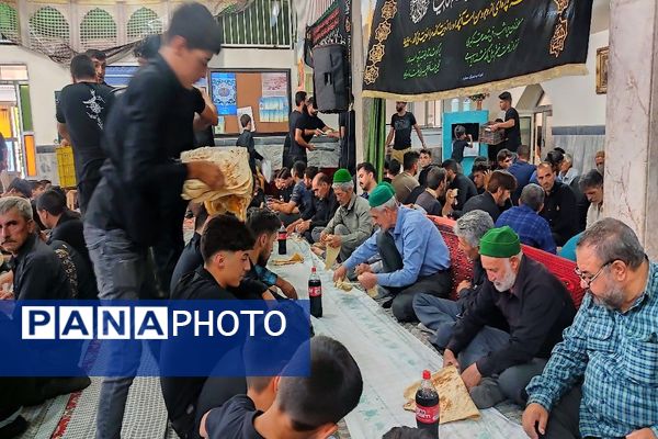 مراسم عزاداری و زنجیرزنی هیئات مذهبی شهر بار در روز تاسوعا حسینی 