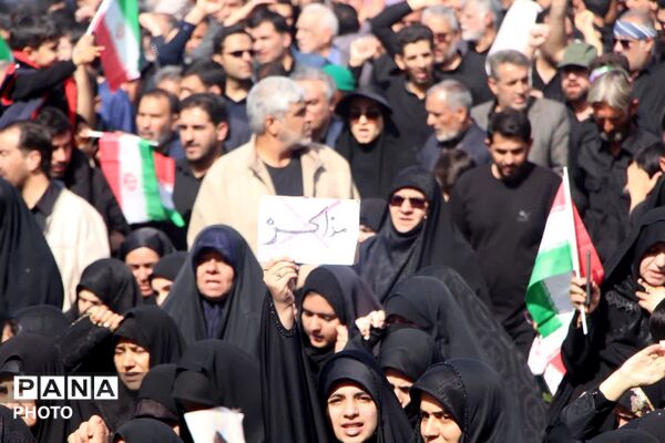تشییع باشکوه پیکر شهدای تجاوز آمریکایی، صهیونیستی در یزد