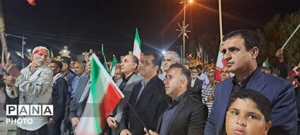 تداوم تجمعات شبانه رودخانه با حضور مدیرکل آموزش و پرورش هرمزگان