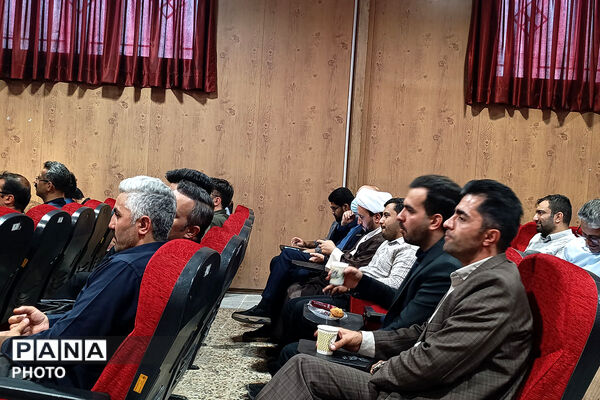 کارکنان اداره‌کل آموزش و پرورش خراسان شمالی 