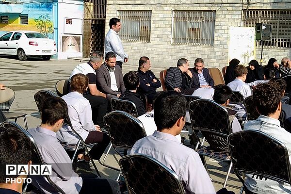 مراسم افتتاحیه هفته پدافند غیرعامل با حضور مدیر آموزش و پرورش ناحیه دو شهرری 