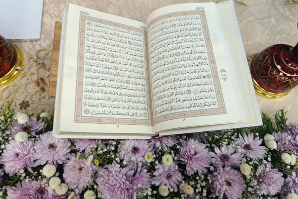 حضور دانش‌آموزان دبستان حاتم ناحیه دو شهرری در مراسم ضیافت افطاری 