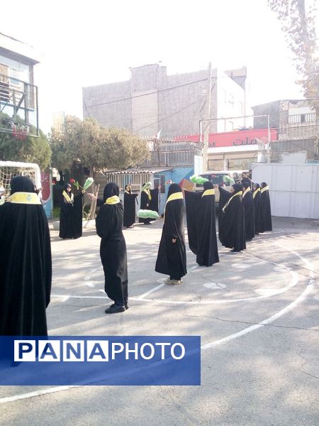 دبیرستان متوسطه اول دخترانه انقلاب میزبان شهید گمنام شد 