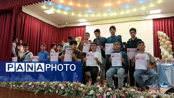 تقدیر از رتبه های استانی و کشوری جشنواره فرهنگی هنری فردا