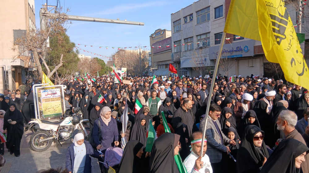 اجتماع پرشور مردم قم در میدان جهاد