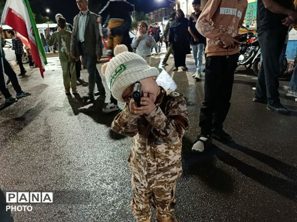 از پاسداران انقلاب در شب مقاومت و خونخواهی تجلیل شدند