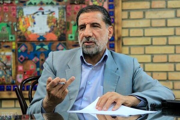 اختلافات داخلی قابل حل است اما مراقب توطئه‌های دشمن باشیم