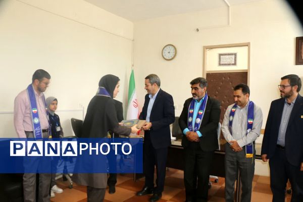 تجلیل از دانش‌آموز خبرنگاران پانا