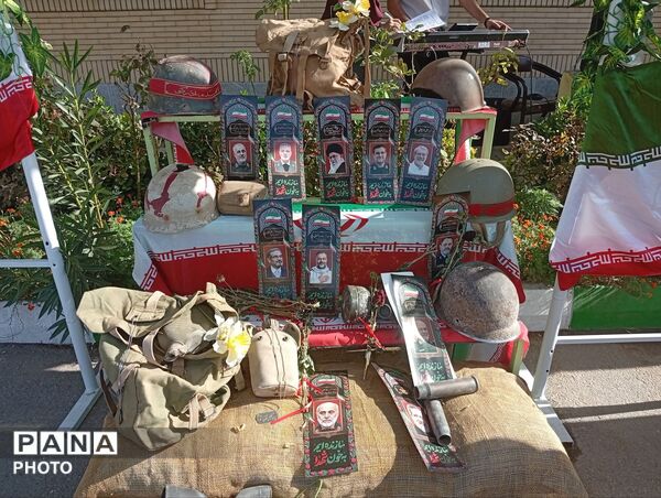 نواخته شدن زنگ آغاز سال تحصیلی در دبیرستان نمونه وکیلی ۱۰