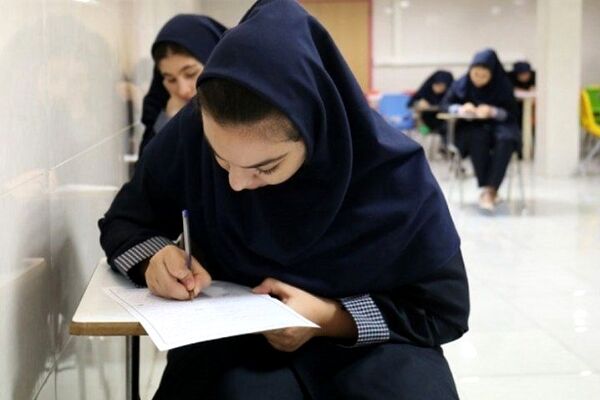 استرس امتحان تا حدی طبیعی و حتی مفید است