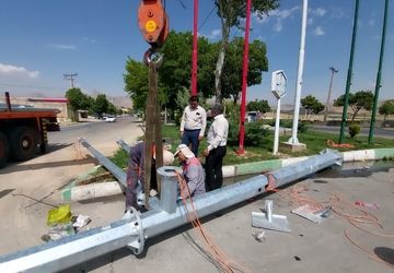 آغاز عملیات نصب پایه‌های دوربین‌های پایش تصویری در شهر سورشجان