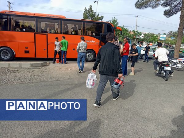 آغاز اردوی آموزشی دانش آموزان برتر دبیرستان نمونه آیت‌الله خامنه‌ای به مقصد تهران