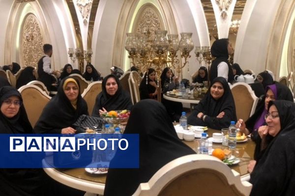 مراسم تقدیر از فرهنگیان نمونه در ناحیه 2 شهرری 