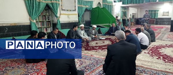 نشست مسئولان و هیات امنای مسجد صاحب الزمان (عج) روستای گزکوه 