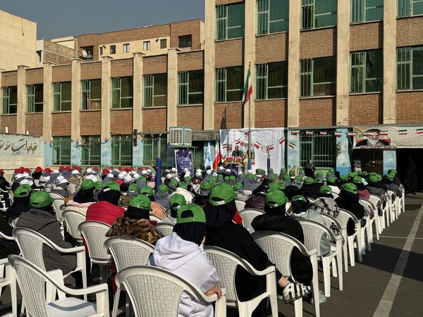 زنگ انقلاب در منطقه ۱۶