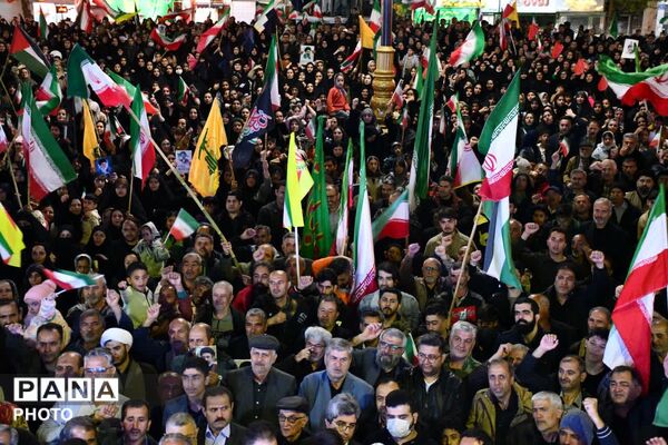 قاب‌هایی از حضور مردم مینودشت در شب ۳۲