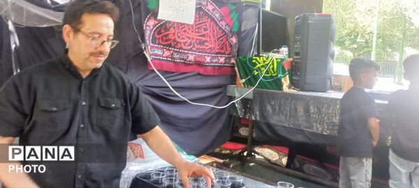 پذیرایی موکب قمر بنی هاشم در ظهر روز تاسوعا