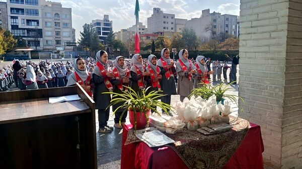 جشن میلاد حضرت زینب (س) و روز پرستار در دبستان پنجم مهر