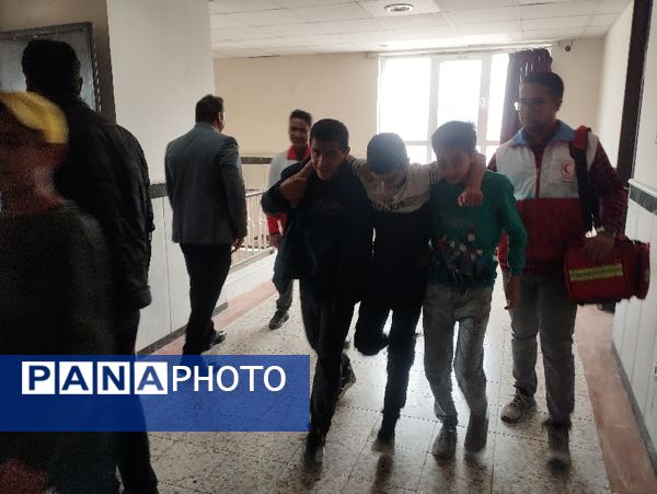 مانور زلزله در دبیرستان شهید مراتی خانلق