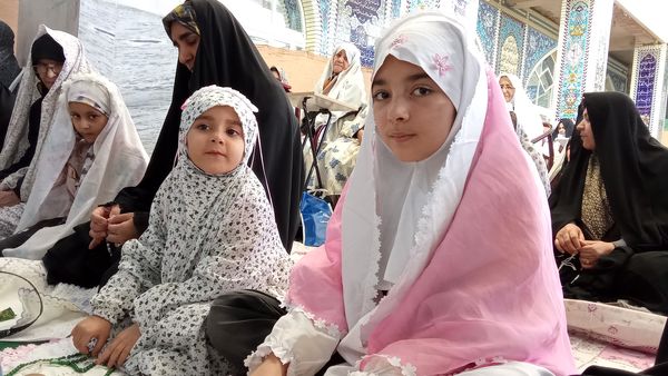 مظهر عزم ملی، نماز جمعه است