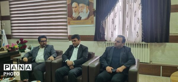 نکوداشت مقام شامخ معلم و تجلیل از پیشگامان عرصه تعلیم و تربیت در نظرکهریزی