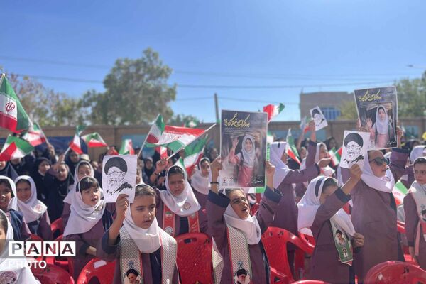 زنگ مقاومت در مدرسه شاهد نرگس؛ همزمان با هفته دفاع مقدس