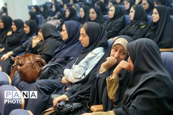 درخشش ستارگان ورامین در آیین تجلیل از نخبگان آموزشی