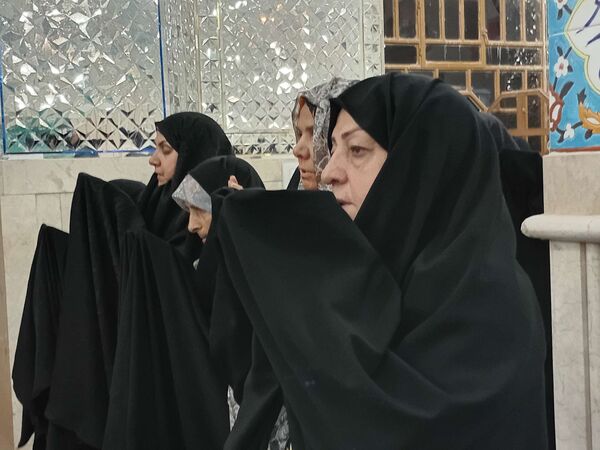 نماز جماعت در شب میلاد پیامبر اکرم (ص) و امام صادق (ع) در کاخک