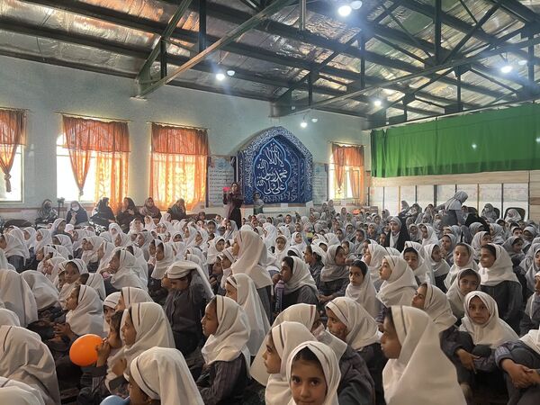 جشن شاد روز کودک در دبستان احمد کاظمی ۲ همراه با مسابقات جذاب 