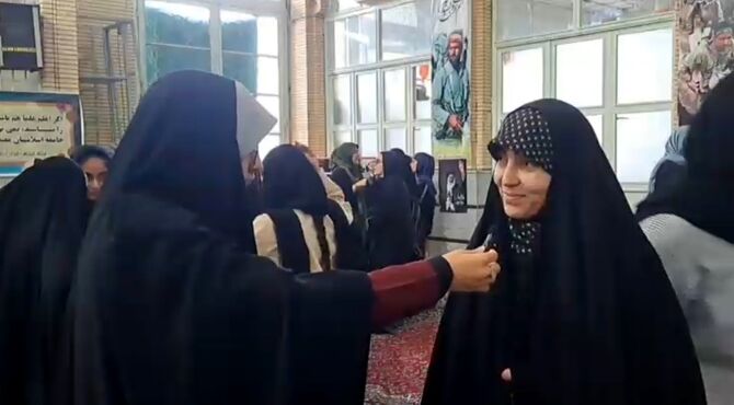دورهمی صمیمی دبیران  و دانش آموزان کهک به مناسبت روز معلم